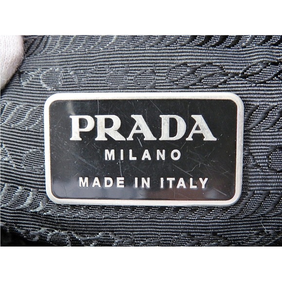 Prada Elegant Black Tote Bag - Picture 15 of 16